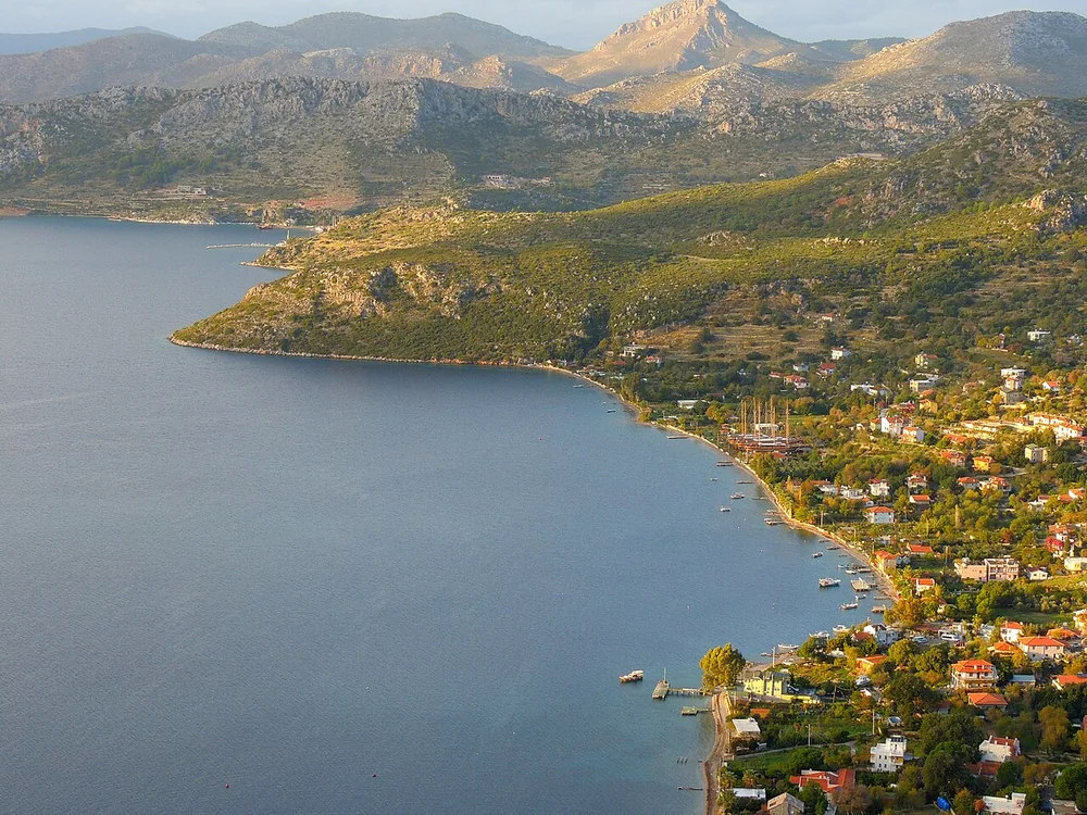 Marmaris Söğüt kıyılarının yüksekten görünümü
